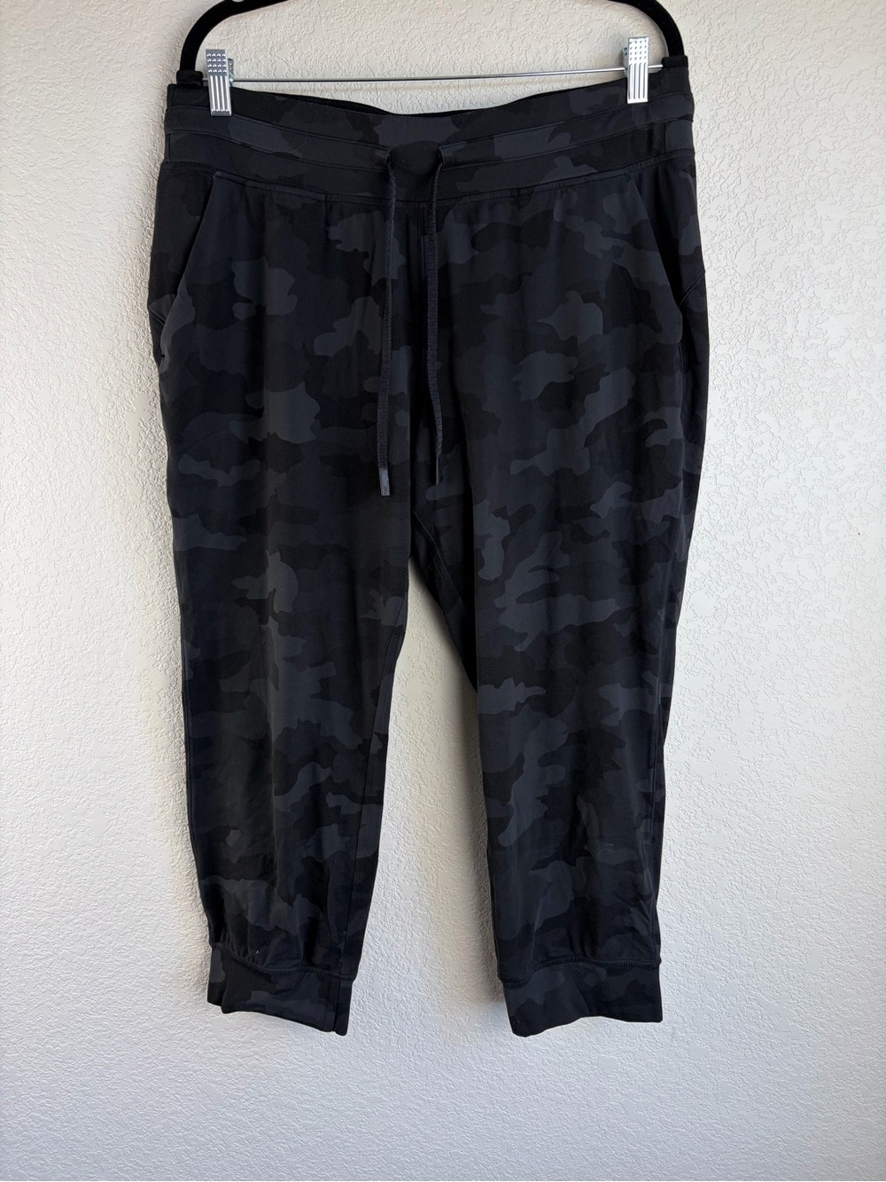 lululemon athletica Black Camo Jogger Pants crop
